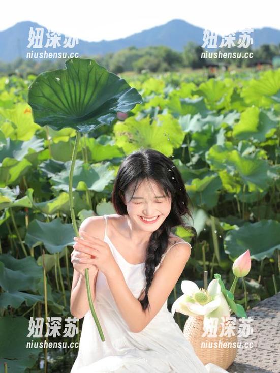 51吃瓜明星黑料通通在这里，传送门少女陪你瓜分八卦！