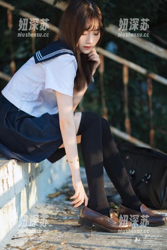 在吃瓜天堂网站，女生们聚集的精彩瓜田