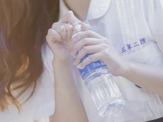 开心观看黑料社app上的各种黑料，女生推荐
